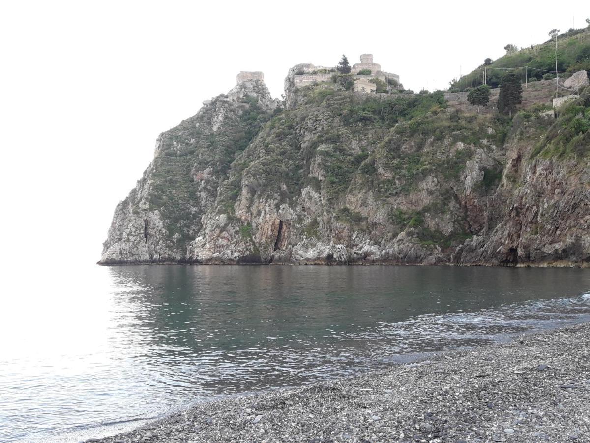 דירות SantʼAlessio Siculo Casa Nupi מראה חיצוני תמונה